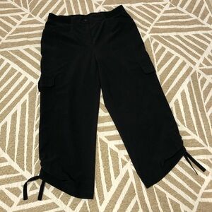 Zenergy by CHICO’S Black Cargo Capri Pants/Joggers